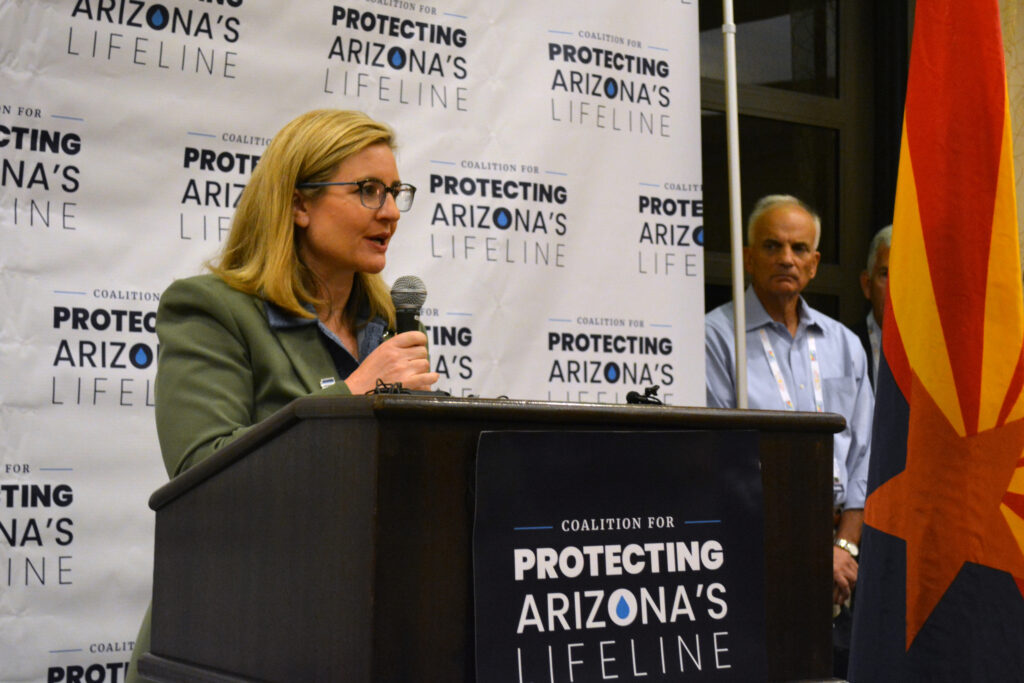A prefeita de Phoenix, Kate Gallego, fala na conferência de imprensa de quarta -feira. Crédito: Wyatt Myskow/Naturlink