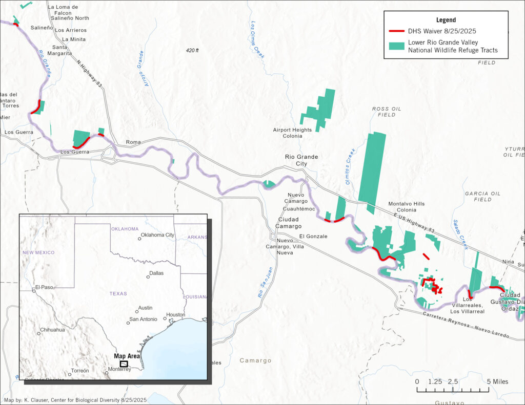 Um mapa mostra em Red os locais onde o Departamento de Segurança Interna renunciou às leis ambientais para agilizar a construção de paredes nas fronteiras no Vale do Rio Grande do Texas. Os folhetos de refúgio da vida selvagem nacionais são mostrados em verde. Crédito: Kara Clauser/Centro de Diversidade Biológica