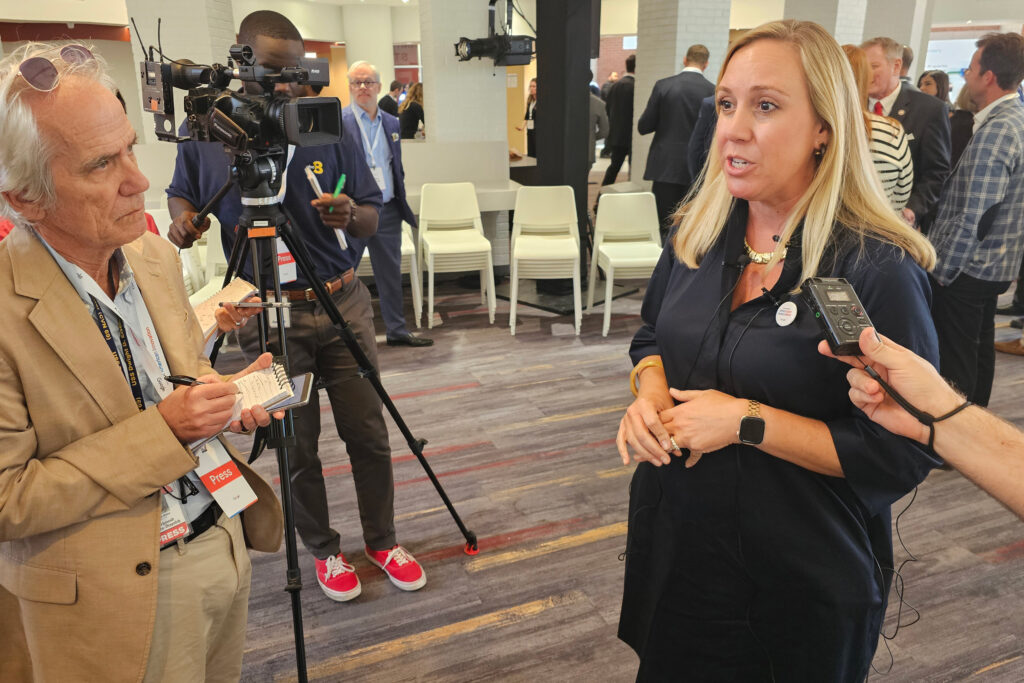 Amber Tillman, porta -voz do Google, faz perguntas dos repórteres na quarta -feira. Crédito: Charles Paullin/Naturlink