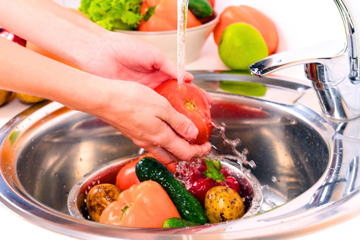 Dois gestos simples eliminam até 90% dos pesticidas