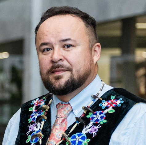 Edward Alexander é o líder do Ártico sênior no Woodwell Climate Research Center e um membro da tribo indígena de Gwich'in, no Alasca. Ele também é co-presidente do Gwich'in Council International. Crédito: Eric Lee