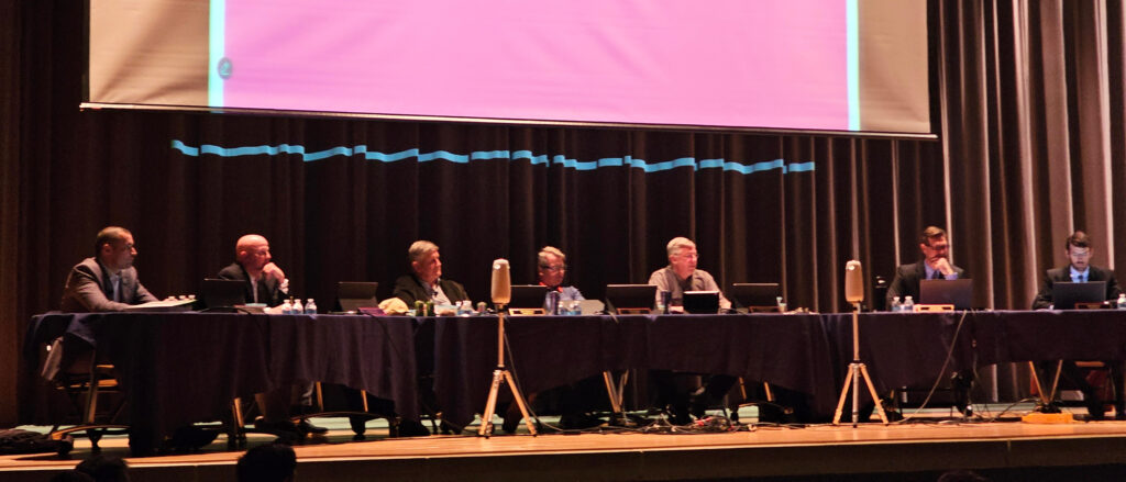 O Conselho de Supervisores do Condado de Fluvanna. Crédito: Charles Paullin/Naturlink