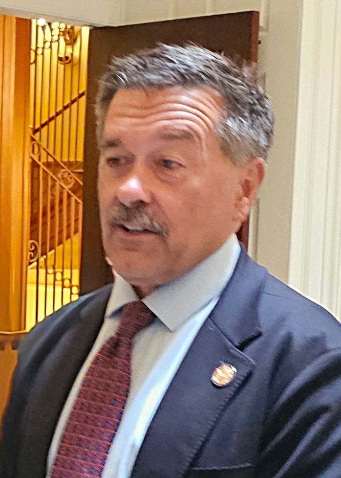 O líder da minoria na Câmara, Terry Kilgore, R-Wise, fala com repórteres. Crédito: Charles Paullin/Naturlink