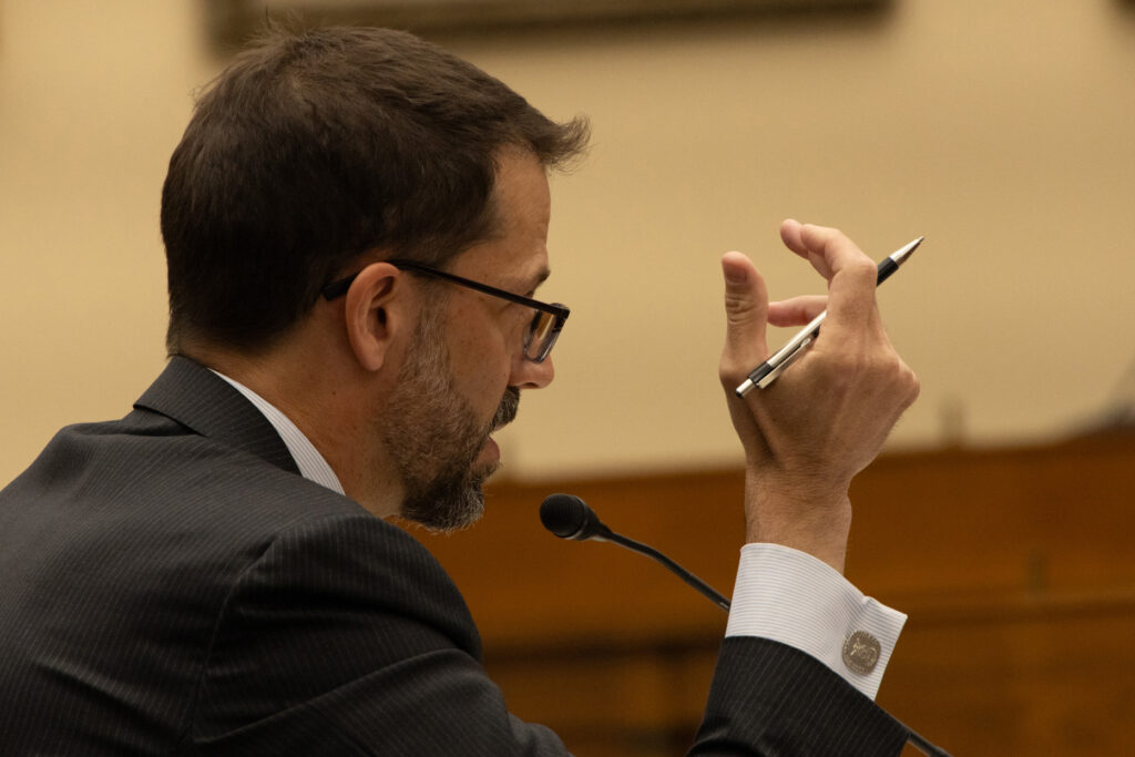 O administrador da NOAA, Neil Jacobs, sublinhou os objectivos da administração Trump de promover o crescimento económico juntamente com o compromisso da NOAA de proteger vidas e propriedades. Crédito: Gabriel Matias Castilho/Naturlink