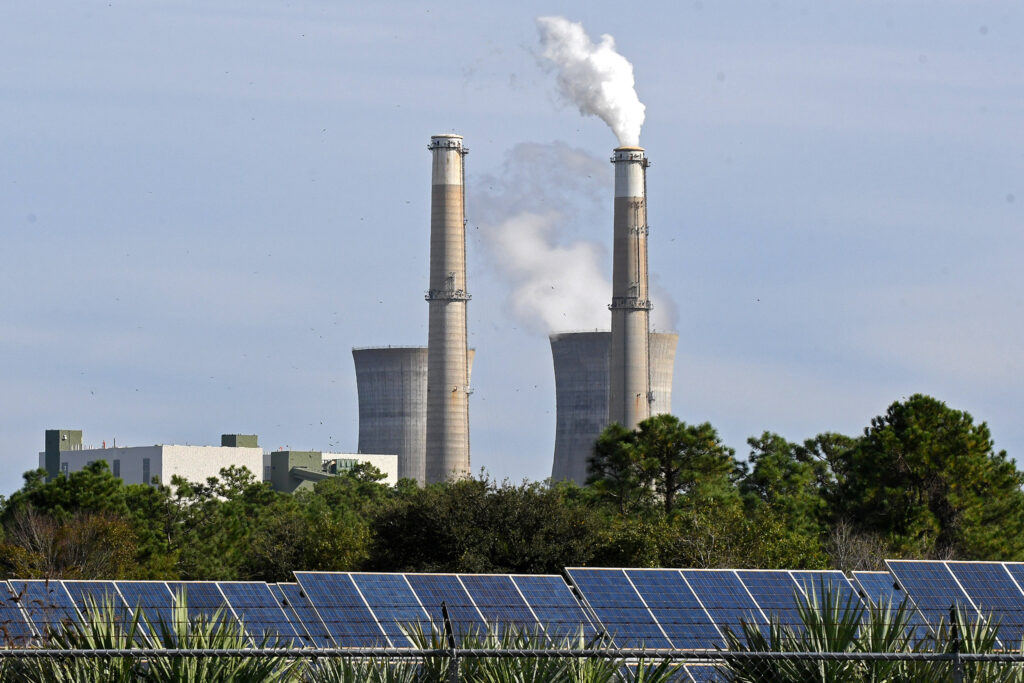 A view of the Stanton Energy Center, a coal-fired power plant in Orlando, Fla. Credit: Paul Hennessy/SOPA Images/LightRocket via Getty Images