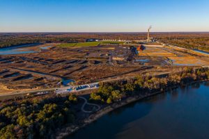 Alabama Power’s coal ash storage lagoon at its Greene County plant sits next to the Black Warrior River. Credit: Lee Hedgepeth/Inside Climate News