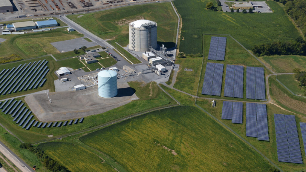 Solar panels surround a liquefied natural gas storage facility in Berks County, Pennsylvania, in 2013. Credit: Ryan McFadden/MediaNews Group/Reading Eagle via Getty Images